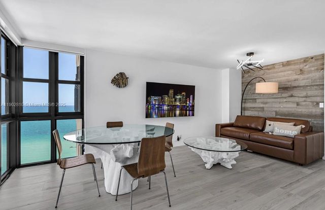 2555 Collins Ave 2200, Miami Beach, FL 33140