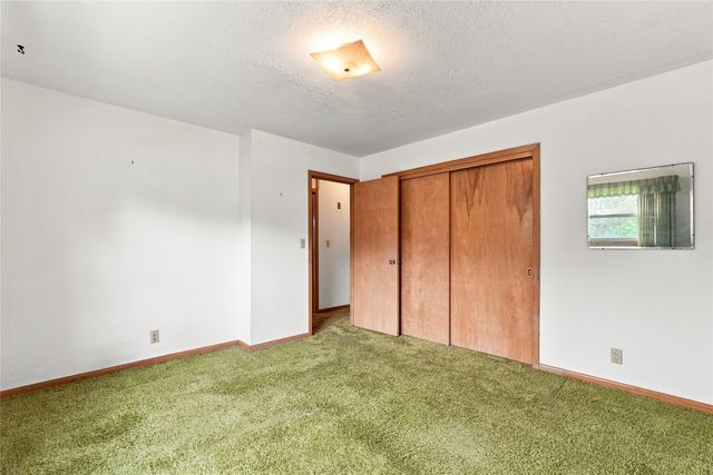 2423 O Ave NW, Cedar Rapids, IA 52405