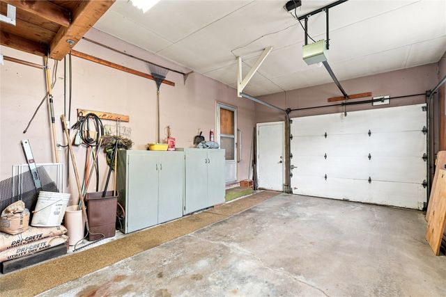 2423 O Ave NW, Cedar Rapids, IA 52405