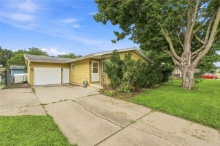 2423 O Ave NW, Cedar Rapids, IA 52405