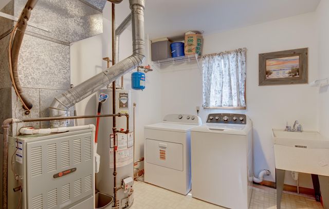 6935 Swan Lane, Schererville, IN 46375