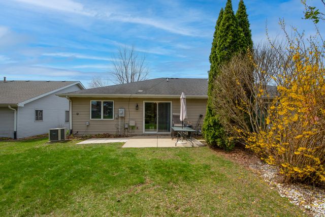 6935 Swan Lane, Schererville, IN 46375