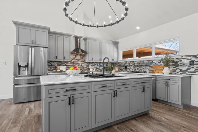 1404 S Robinson Drive, Robinson, TX 76706