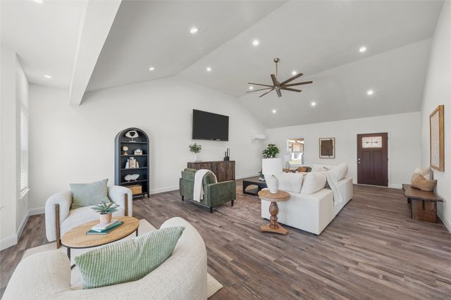 1404 S Robinson Drive, Robinson, TX 76706