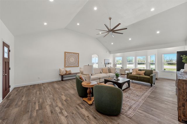 1404 S Robinson Drive, Robinson, TX 76706