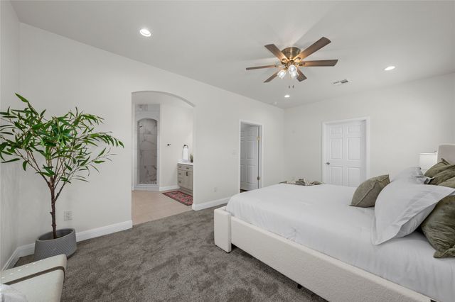 1404 S Robinson Drive, Robinson, TX 76706