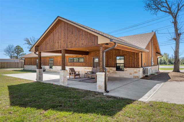 1404 S Robinson Drive, Robinson, TX 76706