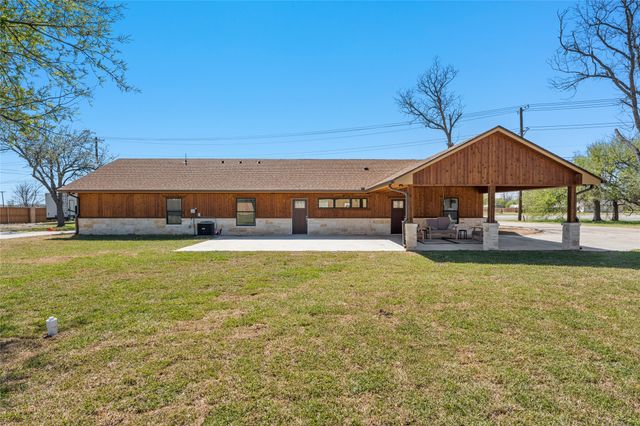 1404 S Robinson Drive, Robinson, TX 76706