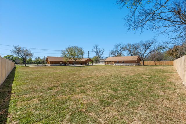 1404 S Robinson Drive, Robinson, TX 76706