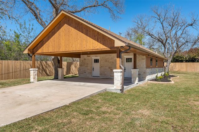 1404 S Robinson Drive, Robinson, TX 76706