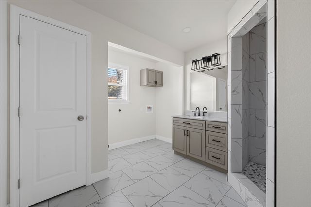 1404 S Robinson Drive, Robinson, TX 76706