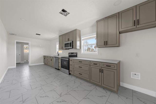 1404 S Robinson Drive, Robinson, TX 76706