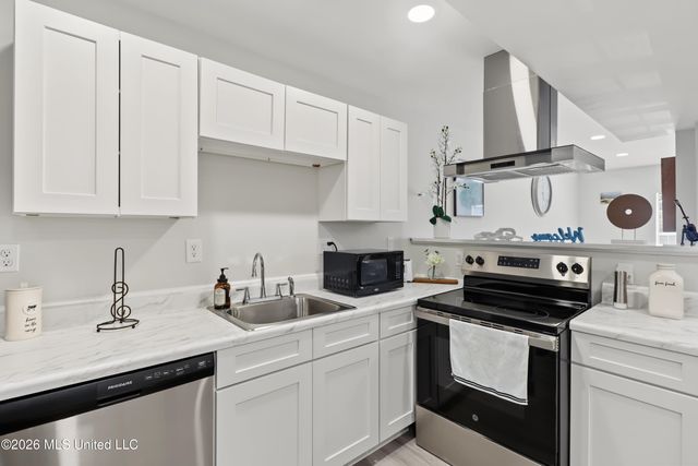 245 Mcdonnell, 105, Biloxi, MS 39531
