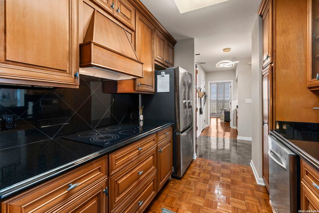 1 Towers Park Ln Apt 2304, San Antonio, TX 78209