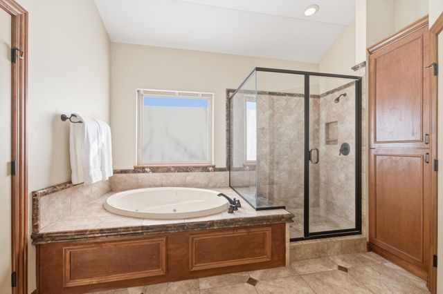 13716 E Mainsgate St, Wichita, KS 67228