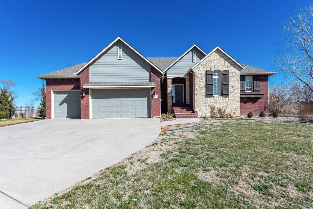 13716 E Mainsgate St, Wichita, KS 67228