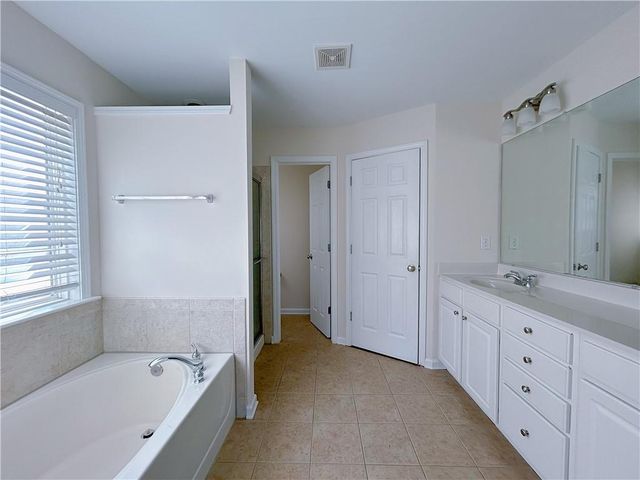 810 Courageous Court, Lawrenceville, GA 30043