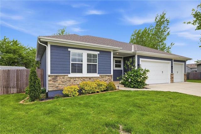 1401 Rylee Court, Raymore, MO 64083