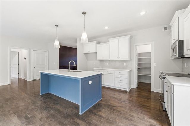 1401 Rylee Court, Raymore, MO 64083