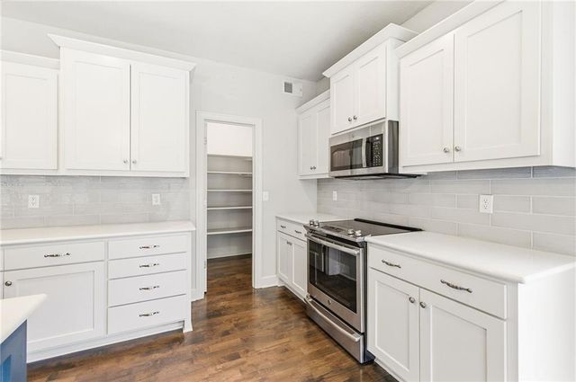 1401 Rylee Court, Raymore, MO 64083