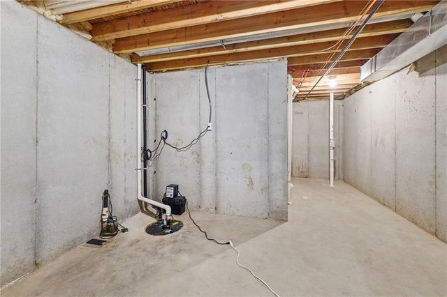 1401 Rylee Court, Raymore, MO 64083