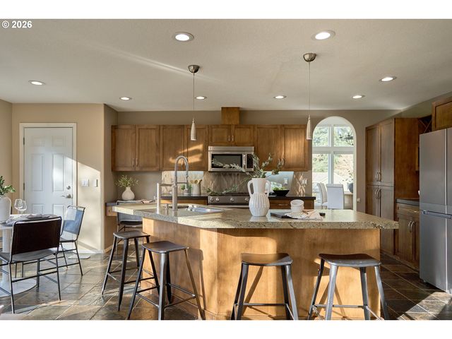 3647 Nw ORCHARD Ct, Camas, WA 98607