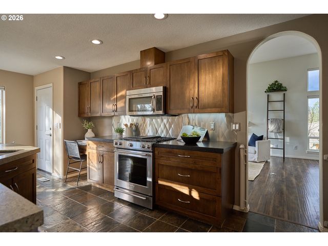 3647 Nw ORCHARD Ct, Camas, WA 98607