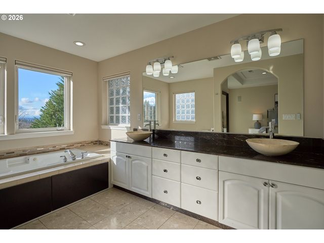 3647 Nw ORCHARD Ct, Camas, WA 98607