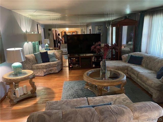 31 Pinewood Ter Terrace, Cheektowaga, NY 14225