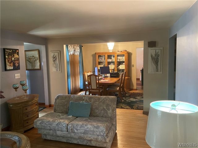 31 Pinewood Ter Terrace, Cheektowaga, NY 14225