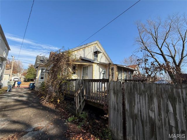 723 Linden Street, Alton, IL 62002