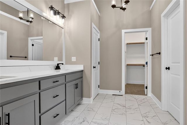 13670 NW 71st Street, Parkville, MO 64152