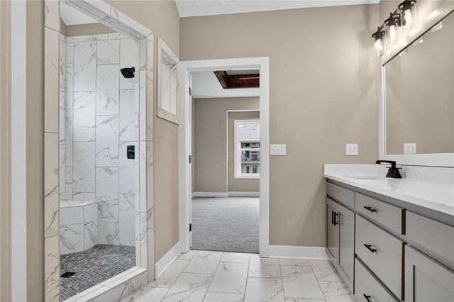 13670 NW 71st Street, Parkville, MO 64152