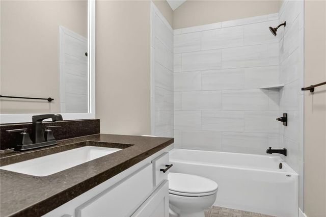 13670 NW 71st Street, Parkville, MO 64152