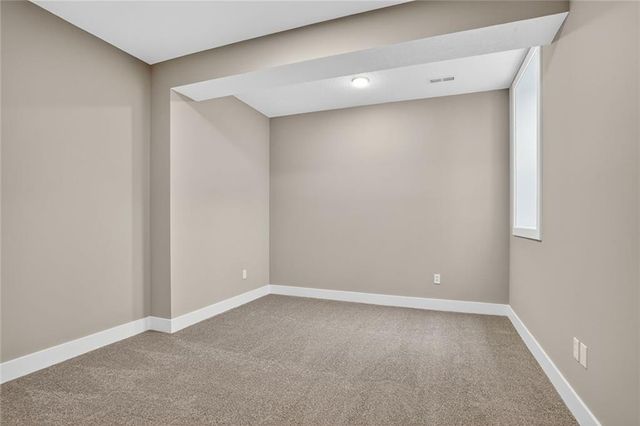 13670 NW 71st Street, Parkville, MO 64152