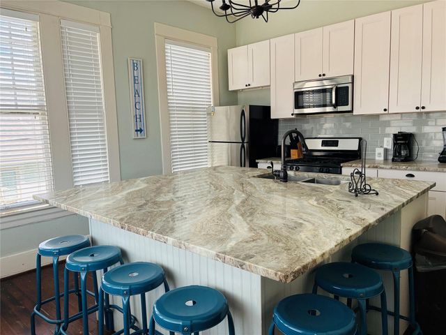 1514 15th Street, Galveston, TX 77550