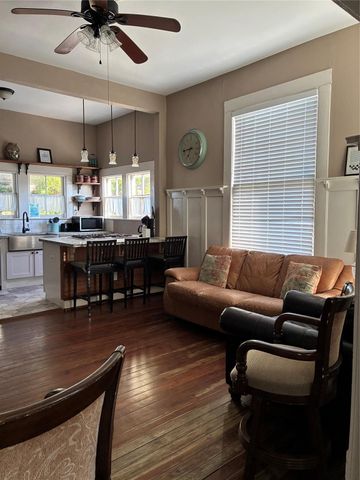 1514 15th Street, Galveston, TX 77550