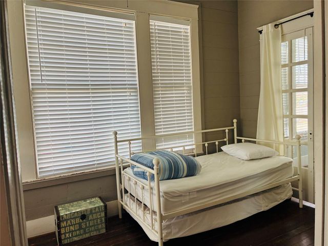 1514 15th Street, Galveston, TX 77550