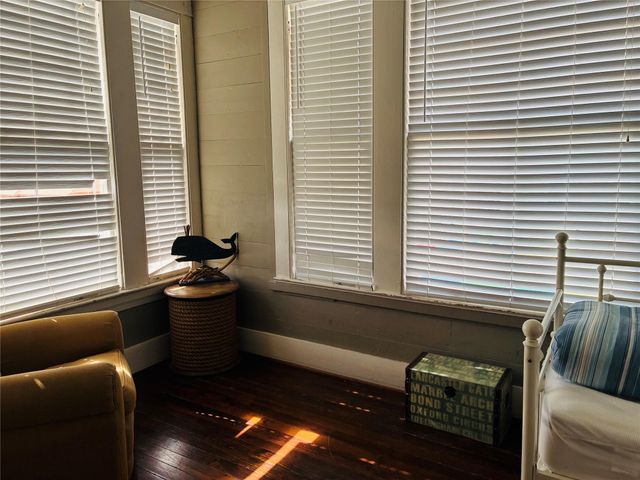 1514 15th Street, Galveston, TX 77550