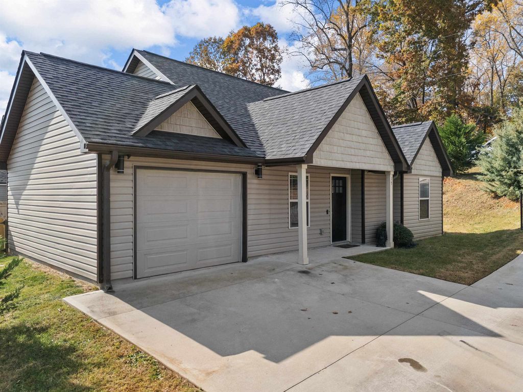 17 Pamela Drive, Greenville, SC 29611