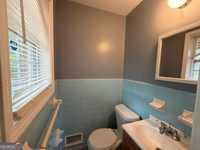 1364 Stoneham Court, Atlanta, GA 30349