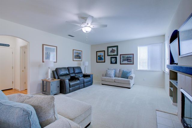 862 Moonbeam Way, Turlock, CA 95382