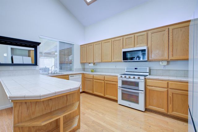 862 Moonbeam Way, Turlock, CA 95382