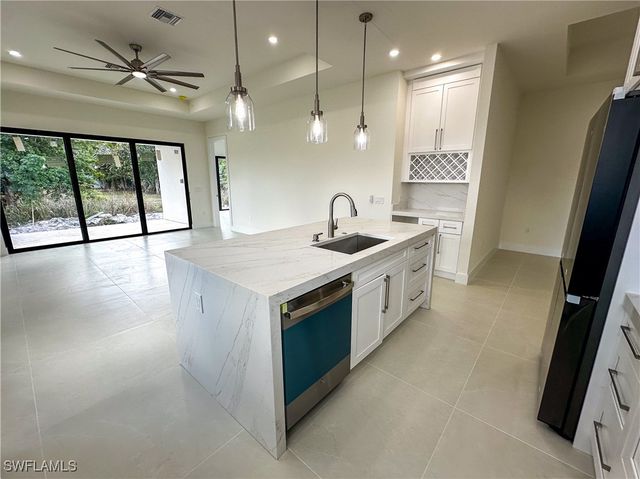 2480 Florida AVE, Naples, FL 34112