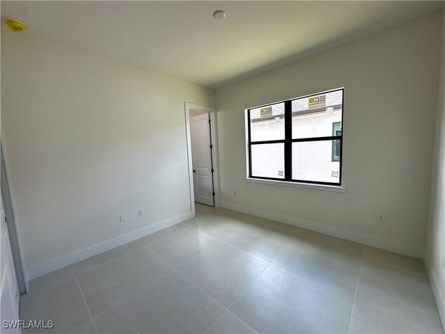 2480 Florida AVE, Naples, FL 34112