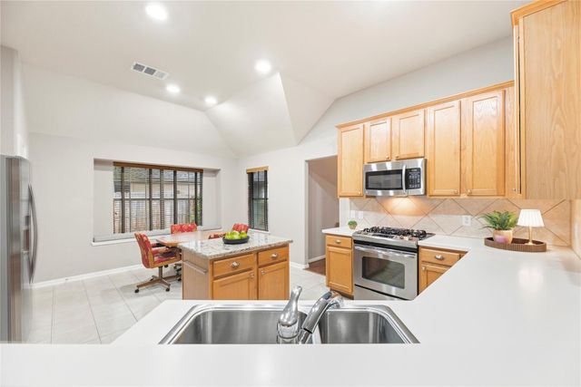 10310 Dell Circle, Missouri City, TX 77459