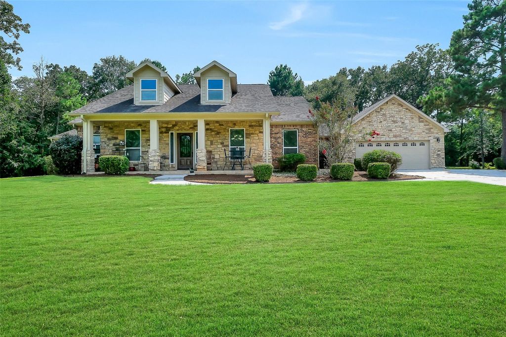 141 Lyndsey Drive, Montgomery, TX 77316