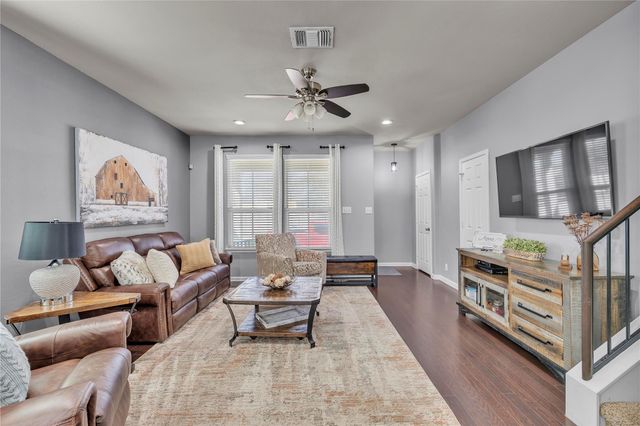 1040 Lost Pines LN, Cedar Park, TX 78613