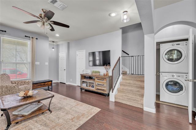 1040 Lost Pines LN, Cedar Park, TX 78613