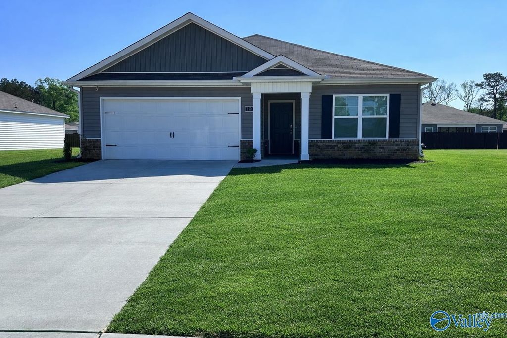 213 Chubbs Lane, Owens Cross Roads, AL 35763